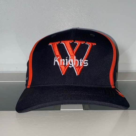 Vintage College Nike Dri-Fit Stretch-Fit Cap Hat-One Size -Wartburg Knights,Iowa - Picture 1 of 10